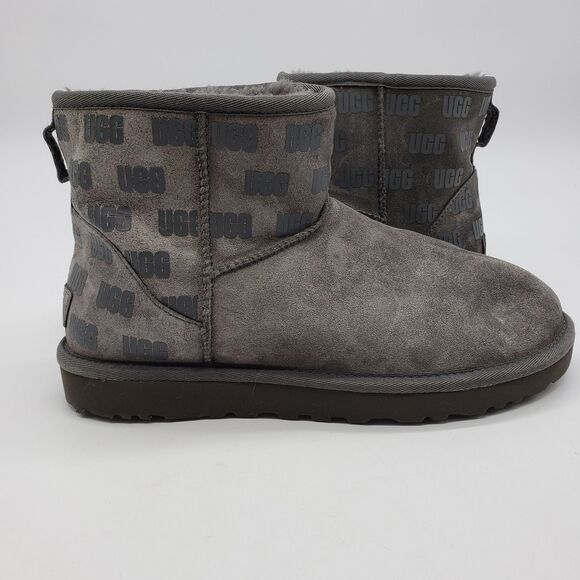 UGG Classic Mini Boots Mens Size 9 Suede Sheepskin Winter Shoes 1119391 - Picture 1 of 13